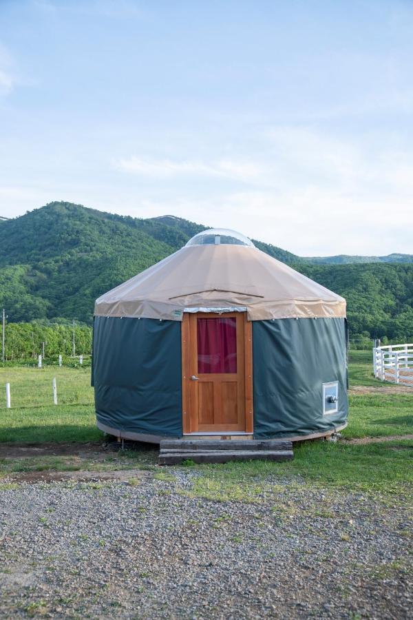 The Yurts At Margo'S Garden, Kiroro Hotel Akaigava Kültér fotó
